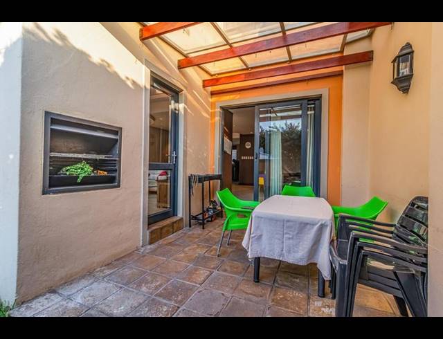 3 BEDROOM TOWNHOUSE FOR SALE IN BEDFORD GARDENS